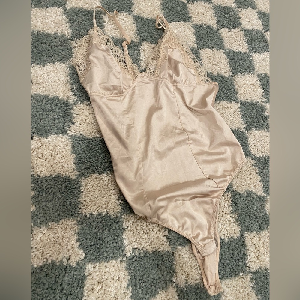 Cream/beige body suit